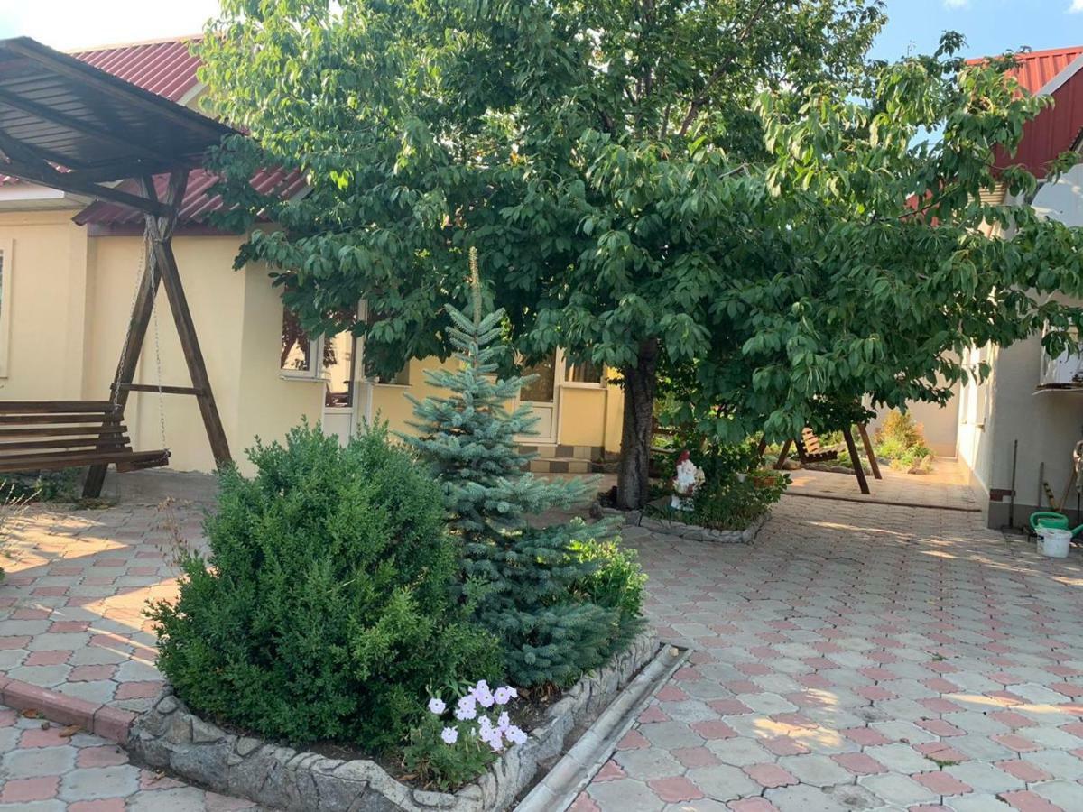 Beregynya Motel Yuzhnoukrainsk Bagian luar foto